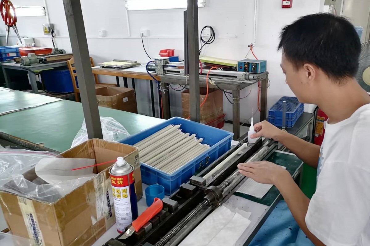 Xưởng sản xuất con lăn sạc